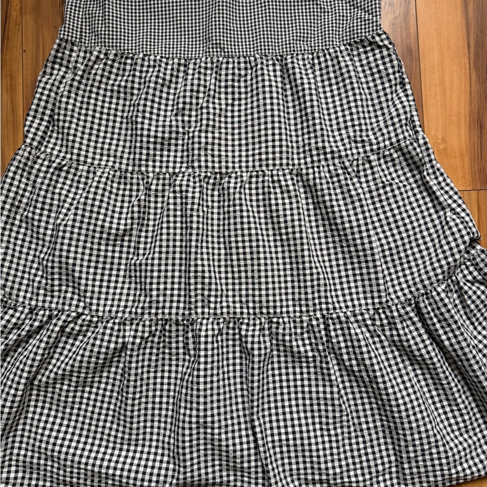 Uniqlo girl’s Black and White Checkered sleeveless tiered Dress - Picture 2 of 7